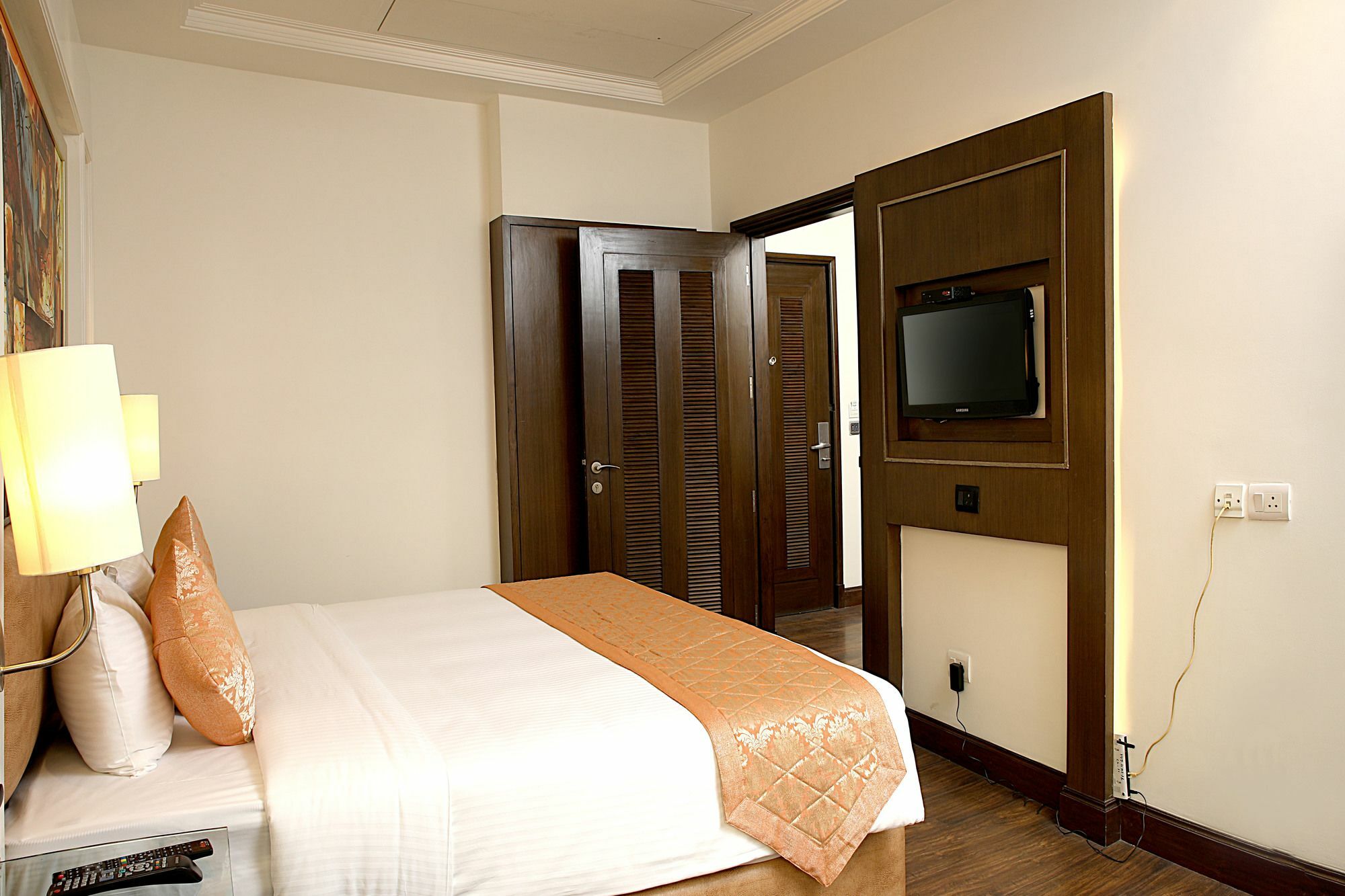 Inde Hotel Signature Tower Gurgáon Kültér fotó